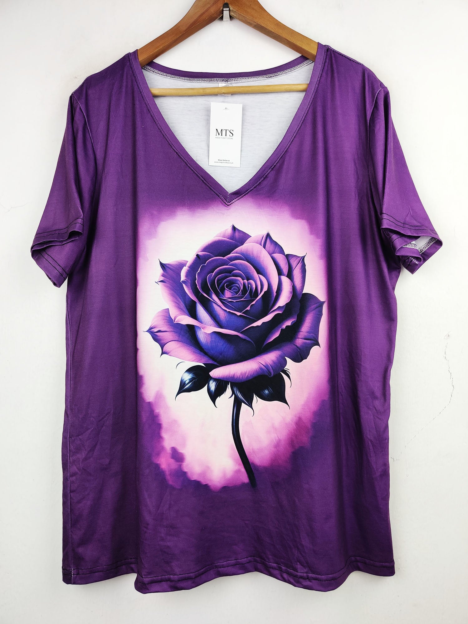 Buy online pre-used pre-loved 100% authentic & Original branded Unknown Brand (TS-1622) available in Pakistan. Top international brands avilable.