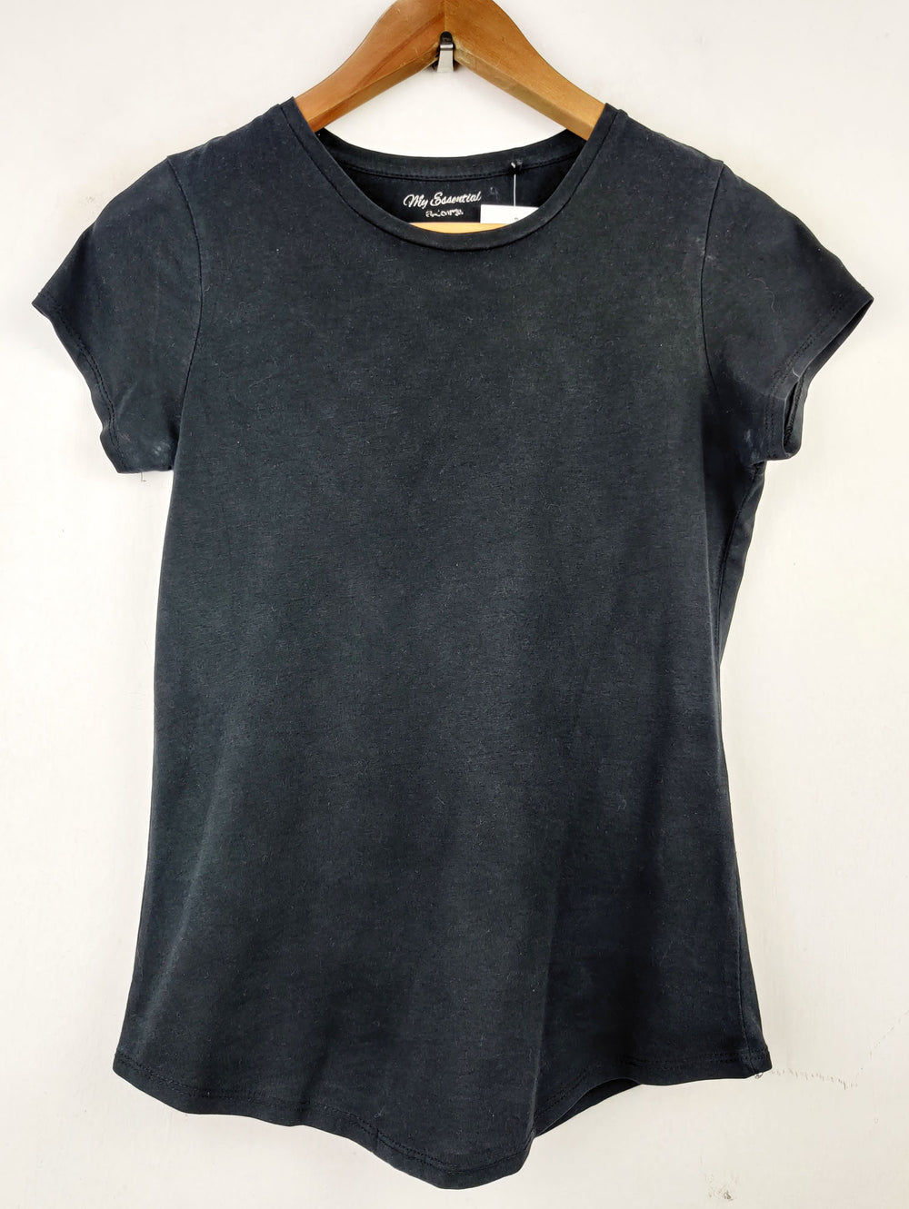 Buy online pre-used pre-loved 100% authentic & Original branded George (TS-1740) available in Pakistan. Top international brands avilable.