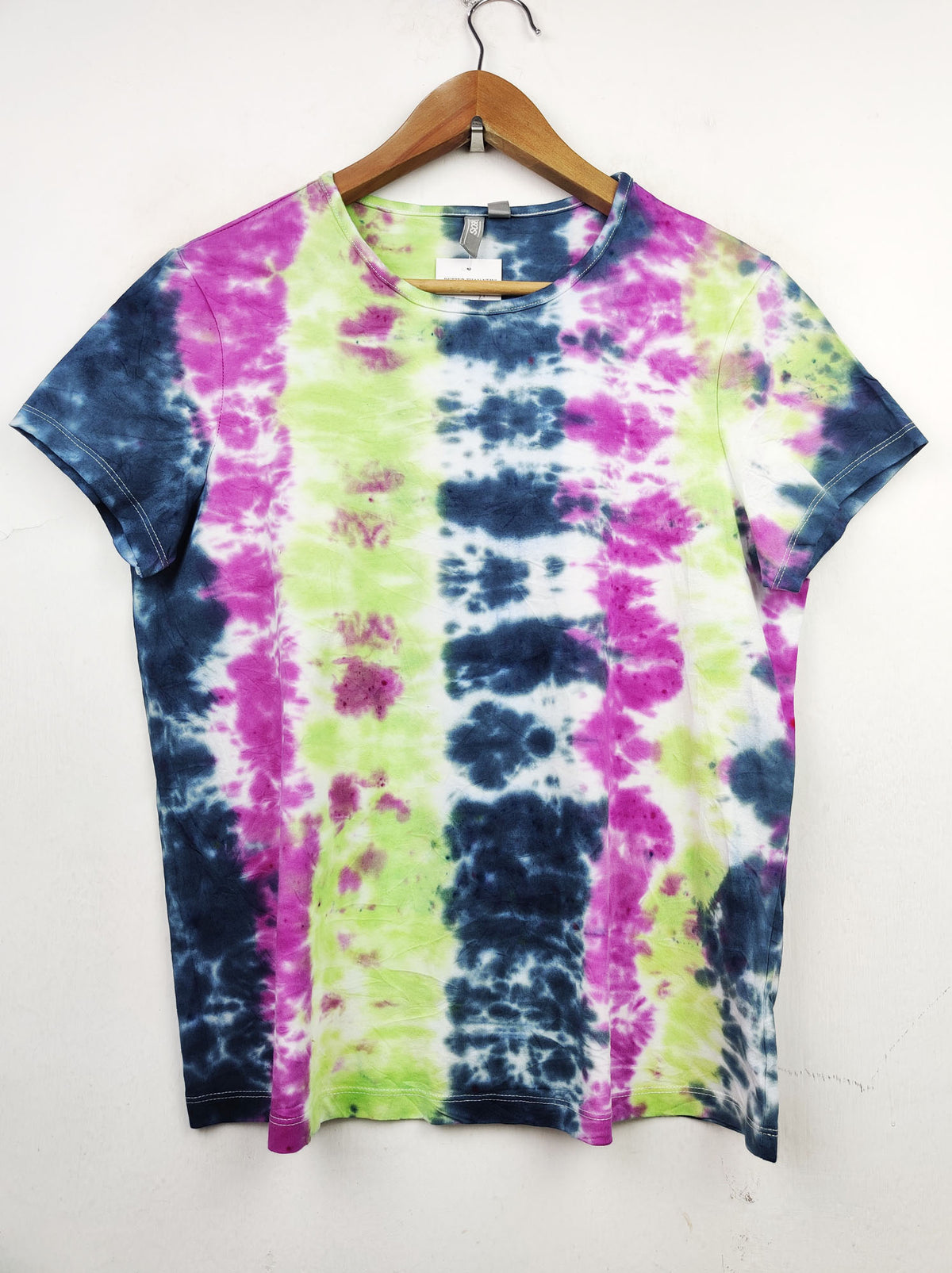 Buy online pre-used pre-loved 100% authentic & Original branded Asos (TS-1877) available in Pakistan. Top international brands avilable.