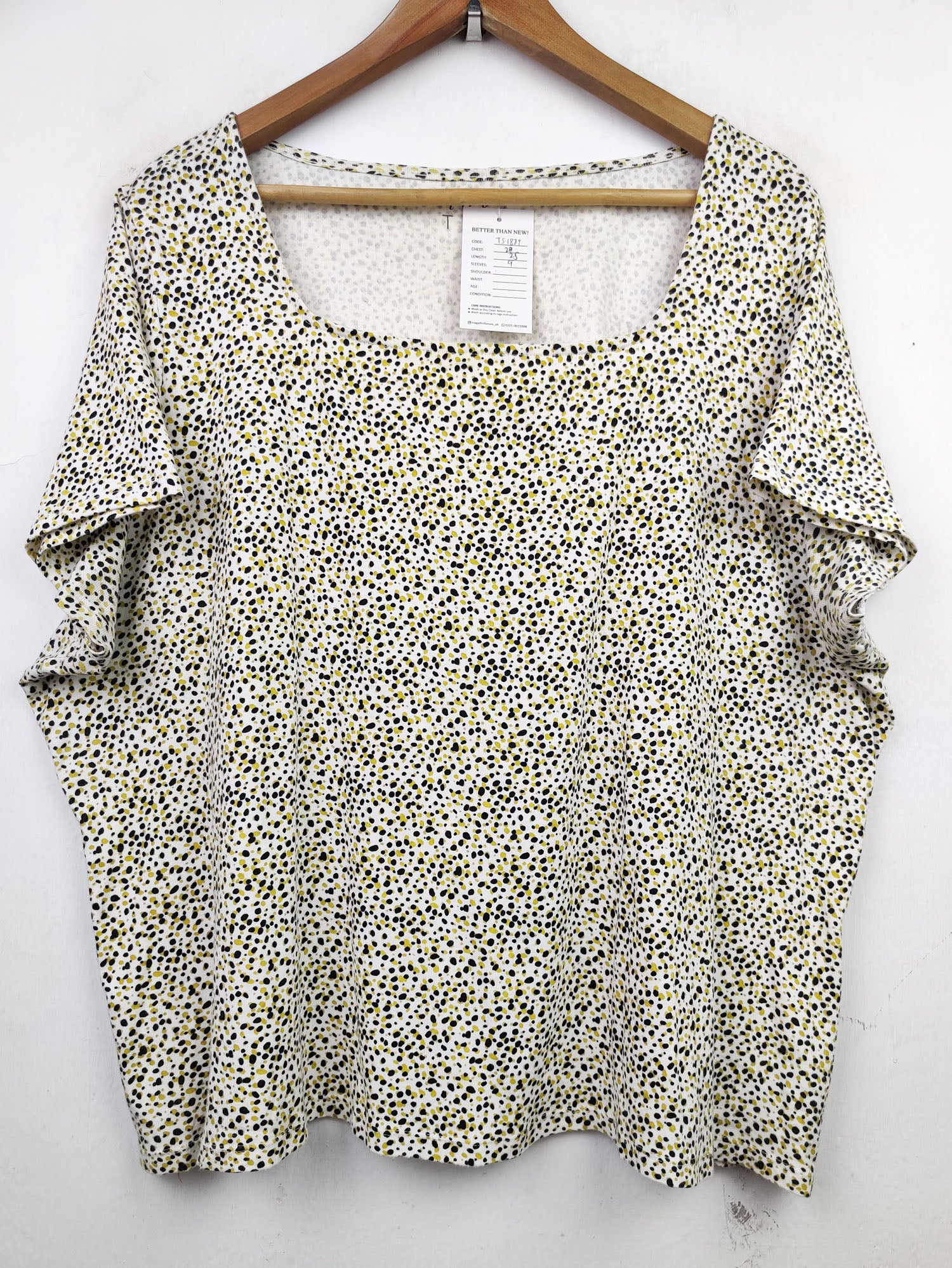 Buy online pre-used pre-loved 100% authentic & Original branded Unknown Brand (TS-1889) available in Pakistan. Top international brands avilable.