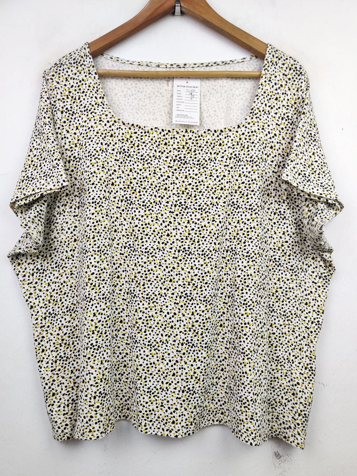 Buy online pre-used pre-loved 100% authentic & Original branded Unknown Brand (TS-1889) available in Pakistan. Top international brands avilable.