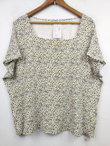 Buy online pre-used pre-loved 100% authentic & Original branded Unknown Brand (TS-1889) available in Pakistan. Top international brands avilable.