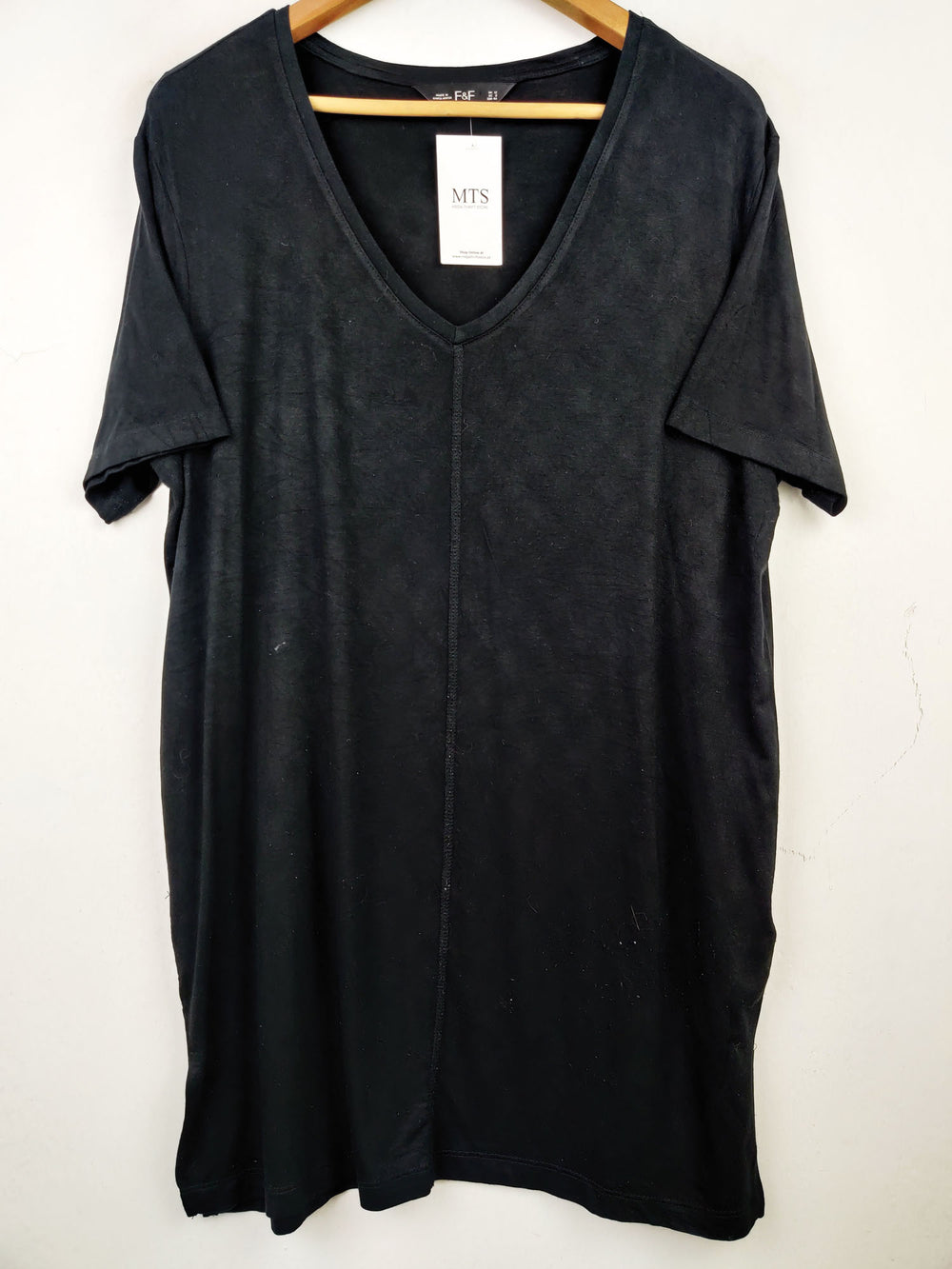 Buy online pre-used pre-loved 100% authentic & Original branded F&F (TS-1962) available in Pakistan. Top international brands avilable.