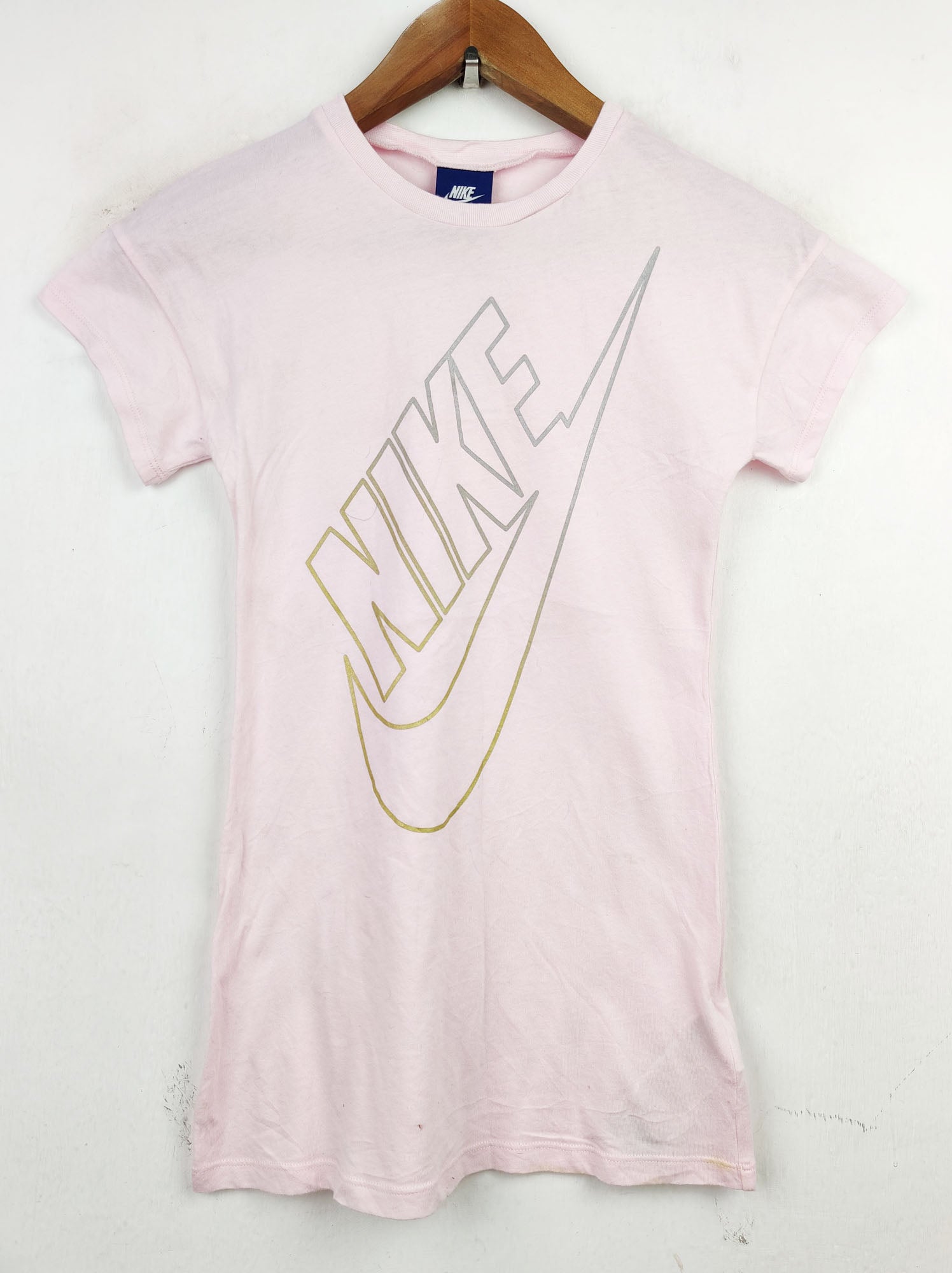 Buy online pre-used pre-loved 100% authentic & Original branded Nike (TS-2001) available in Pakistan. Top international brands avilable.