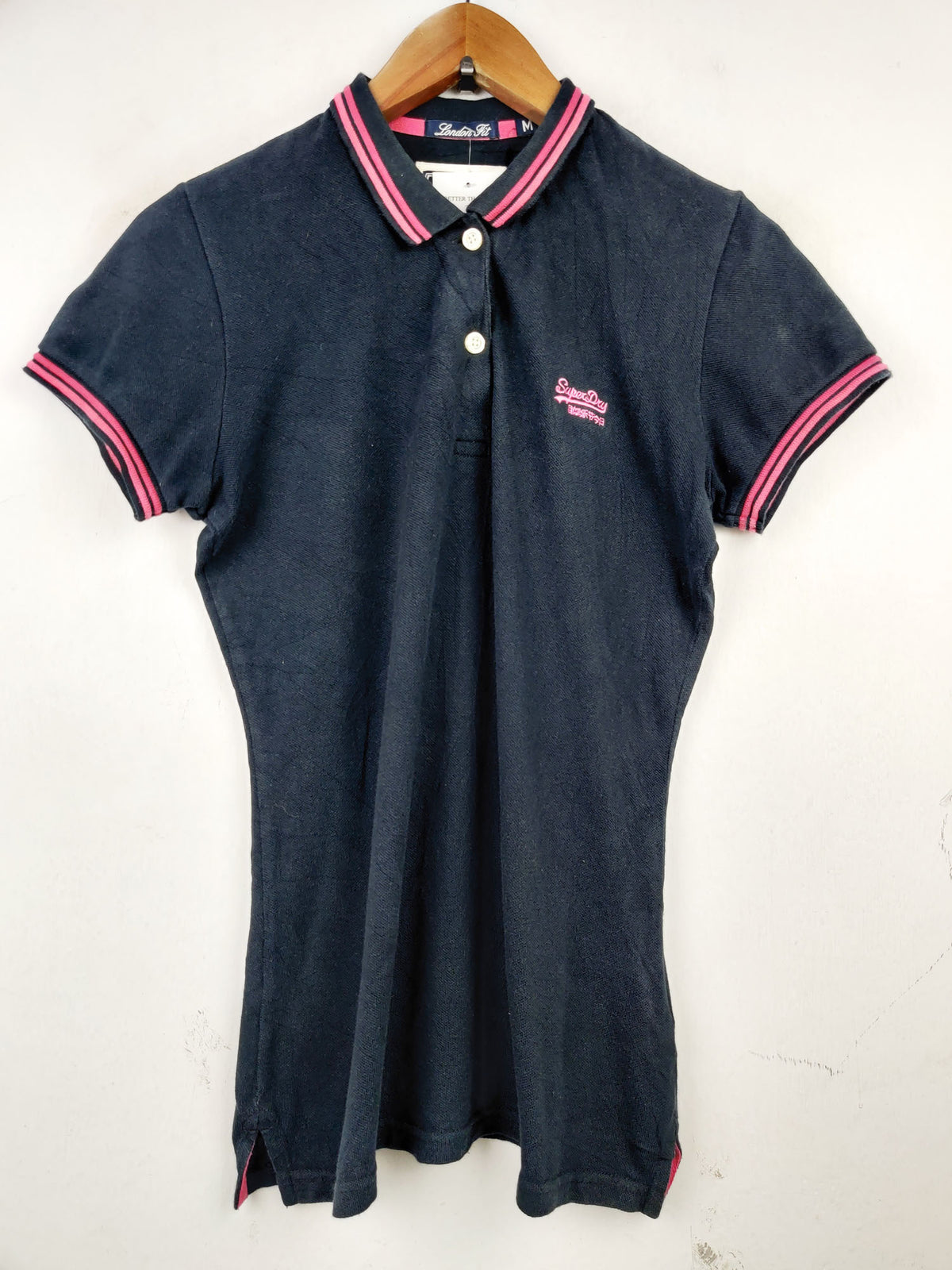 Buy online pre-used pre-loved 100% authentic & Original branded Super Dry (TS-2016) available in Pakistan. Top international brands avilable.