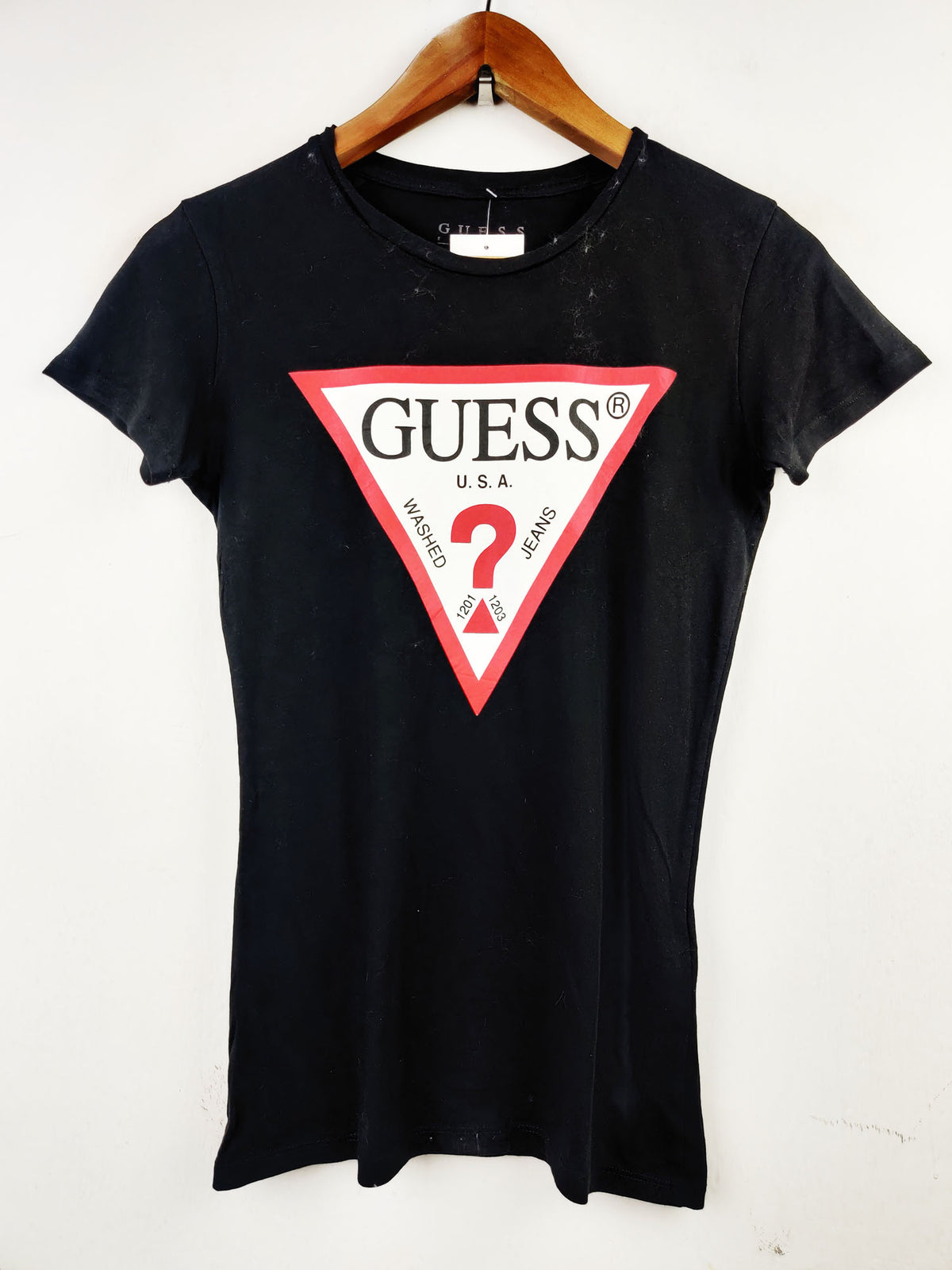 Buy online pre-used pre-loved 100% authentic & Original branded Guess (TS-2059) available in Pakistan. Top international brands avilable.