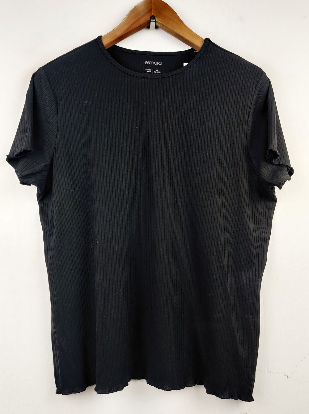 Buy online pre-used pre-loved 100% authentic & Original branded Esmara (TS-2075) available in Pakistan. Top international brands avilable.