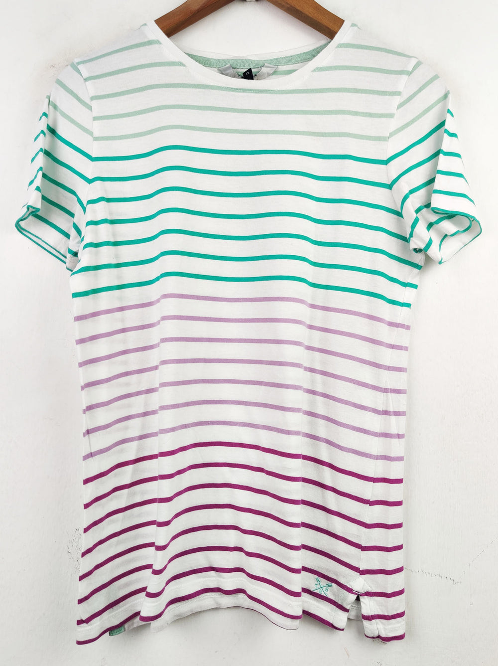 Buy online pre-used pre-loved 100% authentic & Original branded Unknown Brand (TS-2082) available in Pakistan. Top international brands avilable.