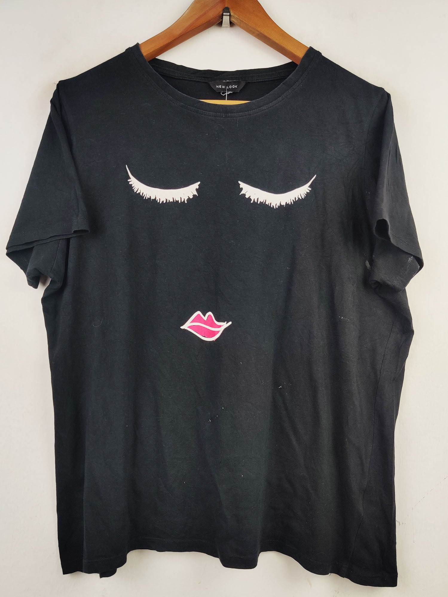 Buy online pre-used pre-loved 100% authentic & Original branded New Look (TS-2086) available in Pakistan. Top international brands avilable.