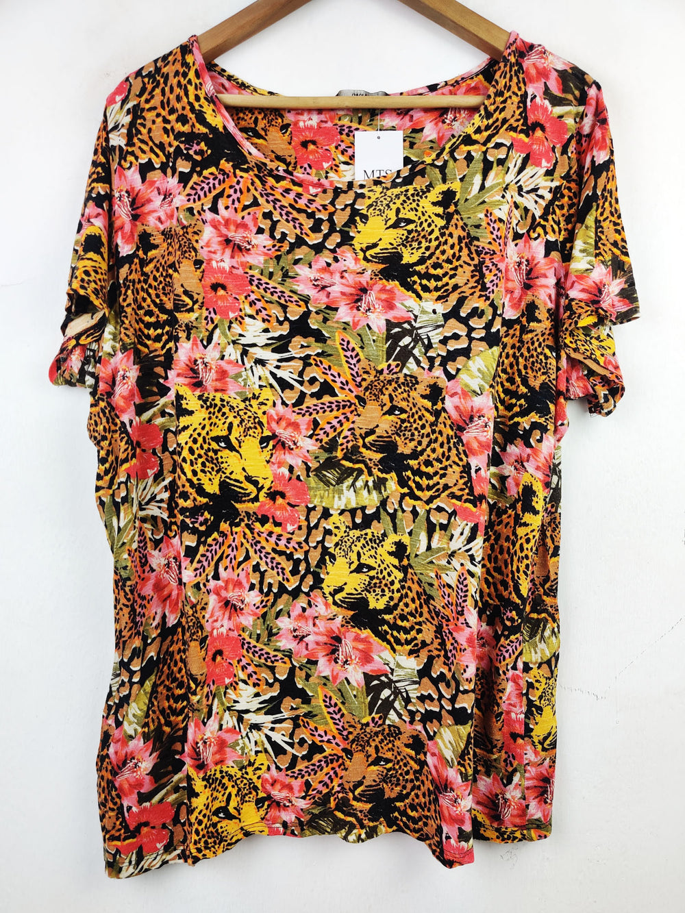 Buy online pre-used pre-loved 100% authentic & Original branded George (TS-2114) available in Pakistan. Top international brands avilable.