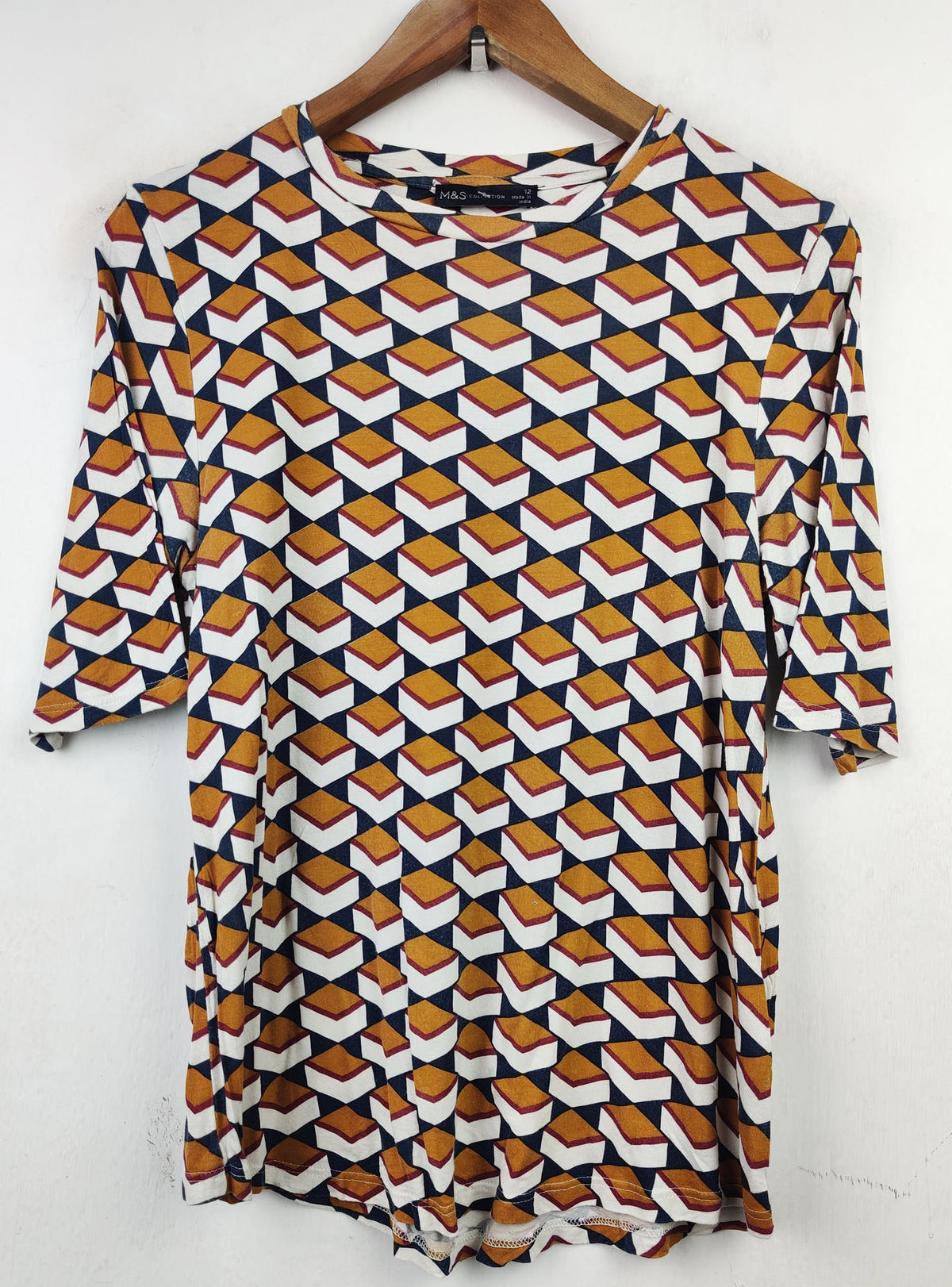 Buy online pre-used pre-loved 100% authentic & Original branded Marks & Spencer (TS-2212) available in Pakistan. Top international brands avilable.