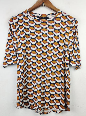 Buy online pre-used pre-loved 100% authentic & Original branded Marks & Spencer (TS-2212) available in Pakistan. Top international brands avilable.
