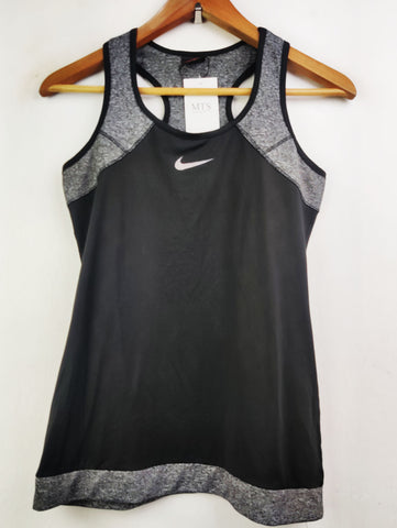 Buy online pre-used pre-loved 100% authentic & Original branded Nike (TS-2238) available in Pakistan. Top international brands avilable.