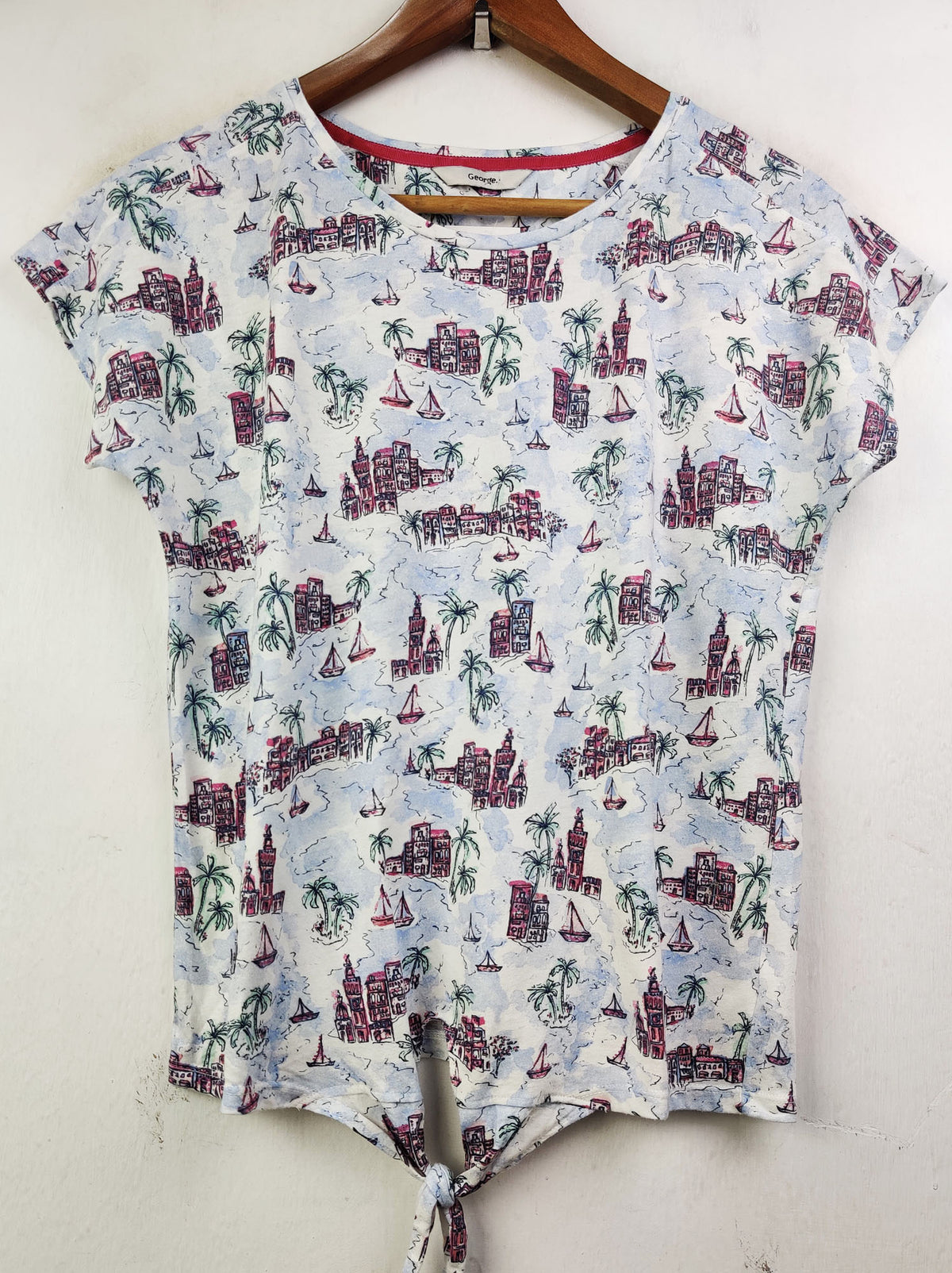 Buy online pre-used pre-loved 100% authentic & Original branded George (TS-2258) available in Pakistan. Top international brands avilable.