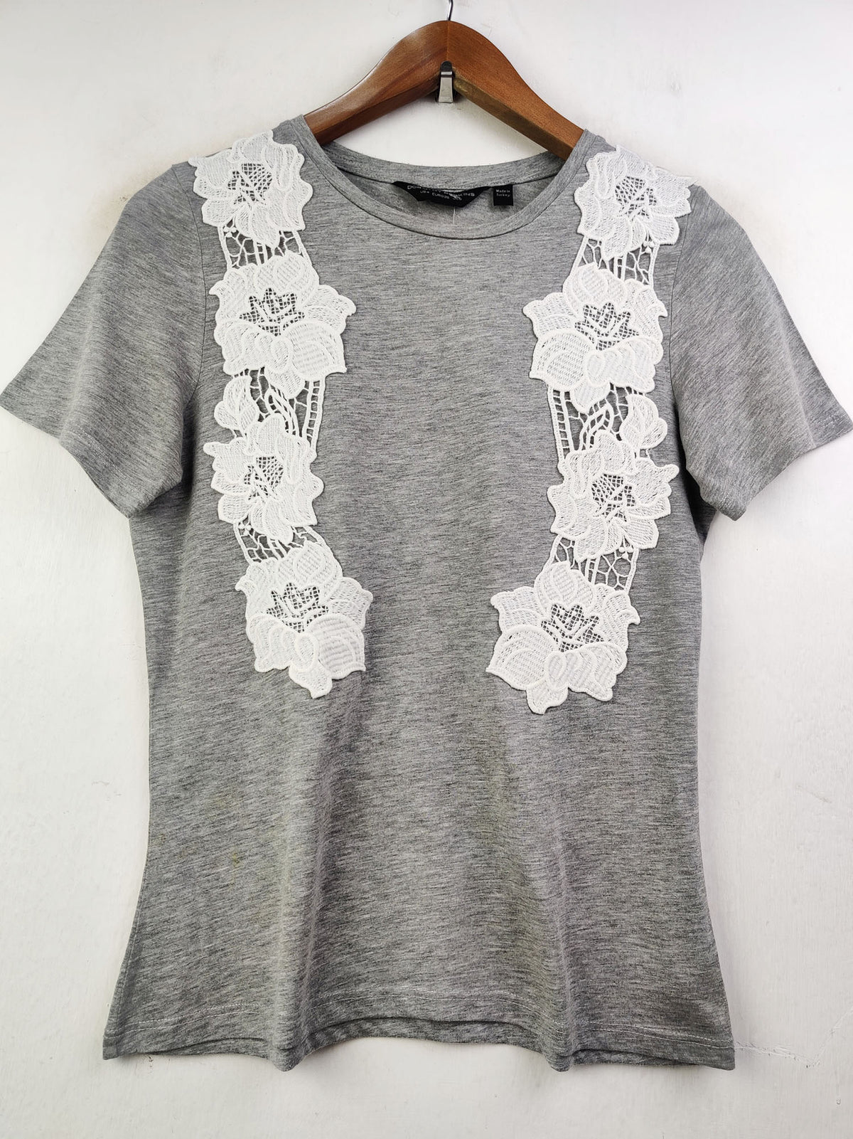 Buy online pre-used pre-loved 100% authentic & Original branded Dorothy Perkins (TS-2269) available in Pakistan. Top international brands avilable.