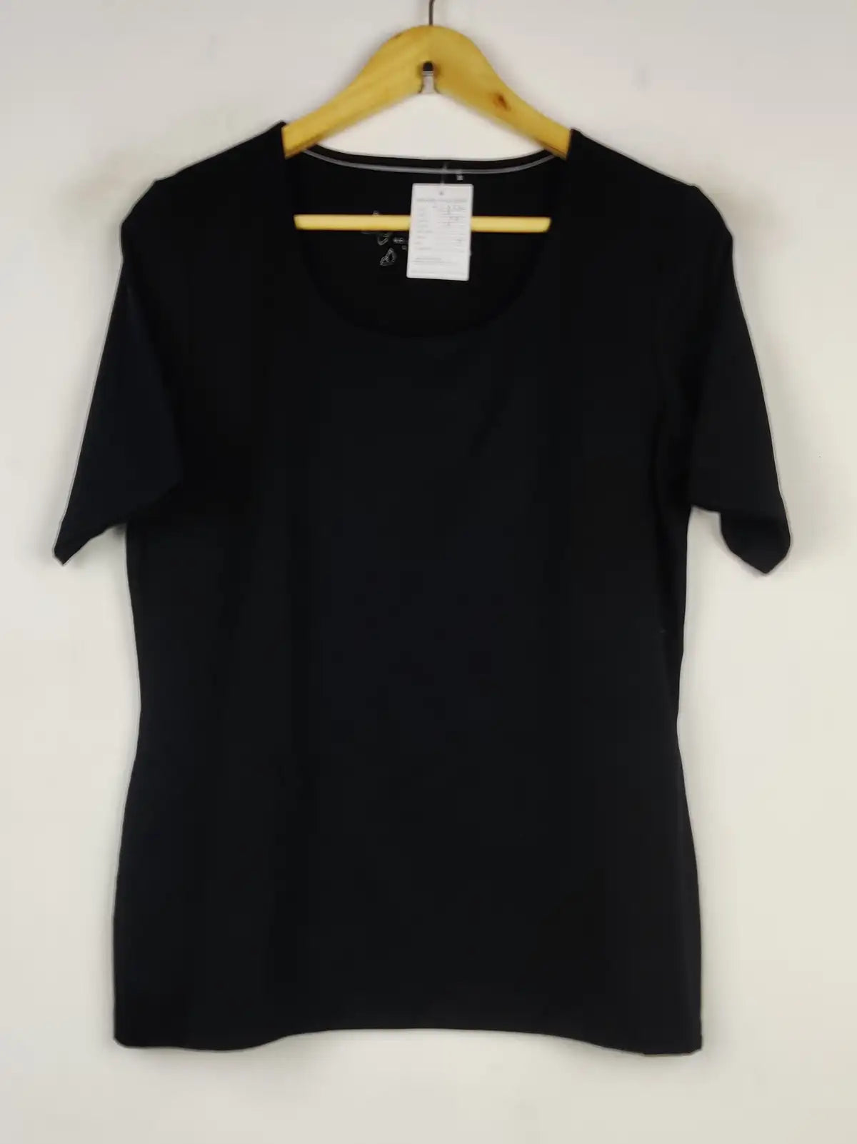 Buy online pre-used pre-loved 100% authentic & Original branded S.Oliver (TS-2520) available in Pakistan. Top international brands avilable.