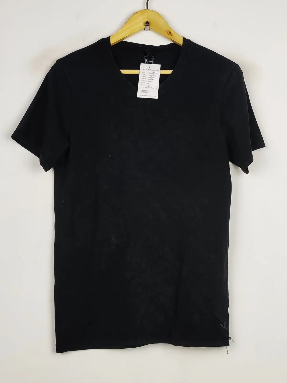 Buy online pre-used pre-loved 100% authentic & Original branded Decathlon (TS-2561) available in Pakistan. Top international brands avilable.
