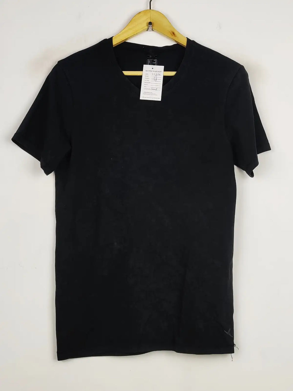 Buy online pre-used pre-loved 100% authentic & Original branded Decathlon (TS-2561) available in Pakistan. Top international brands avilable.