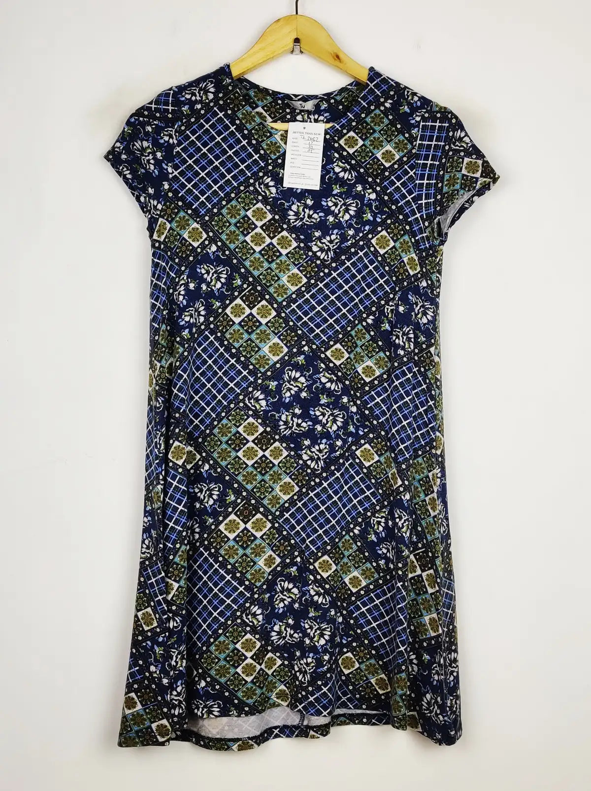 Buy online pre-used pre-loved 100% authentic & Original branded Tu (TS-2682) available in Pakistan. Top international brands avilable.