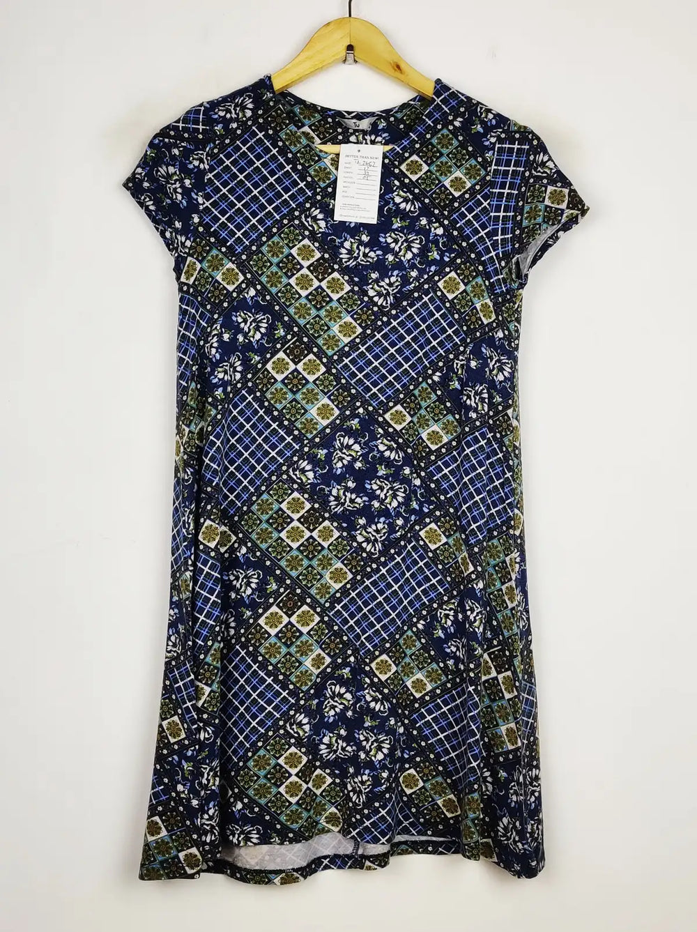 Buy online pre-used pre-loved 100% authentic & Original branded Tu (TS-2682) available in Pakistan. Top international brands avilable.
