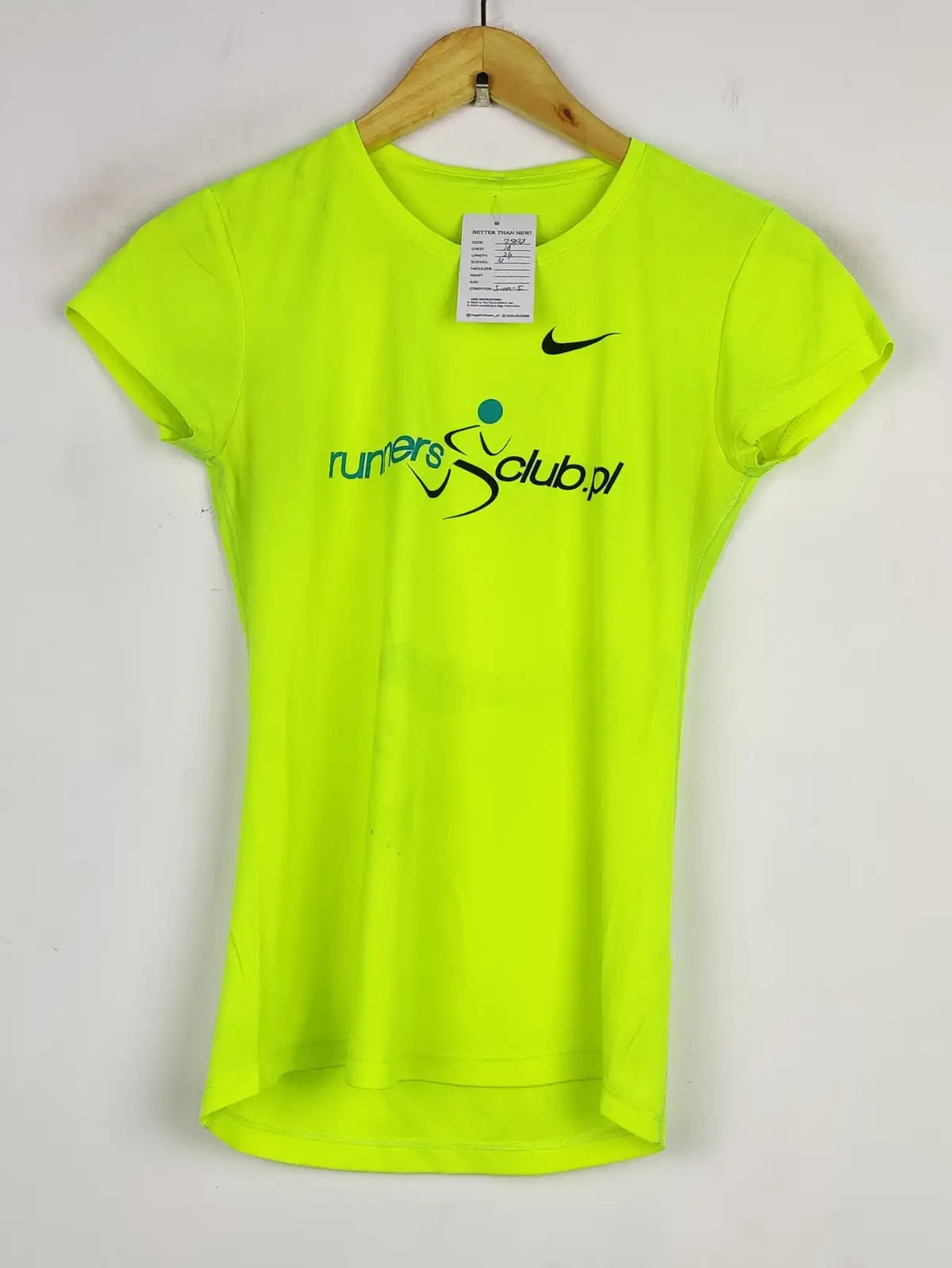 Buy online pre-used pre-loved 100% authentic & Original branded Dri Fit (TS-2823) available in Pakistan. Top international brands avilable.