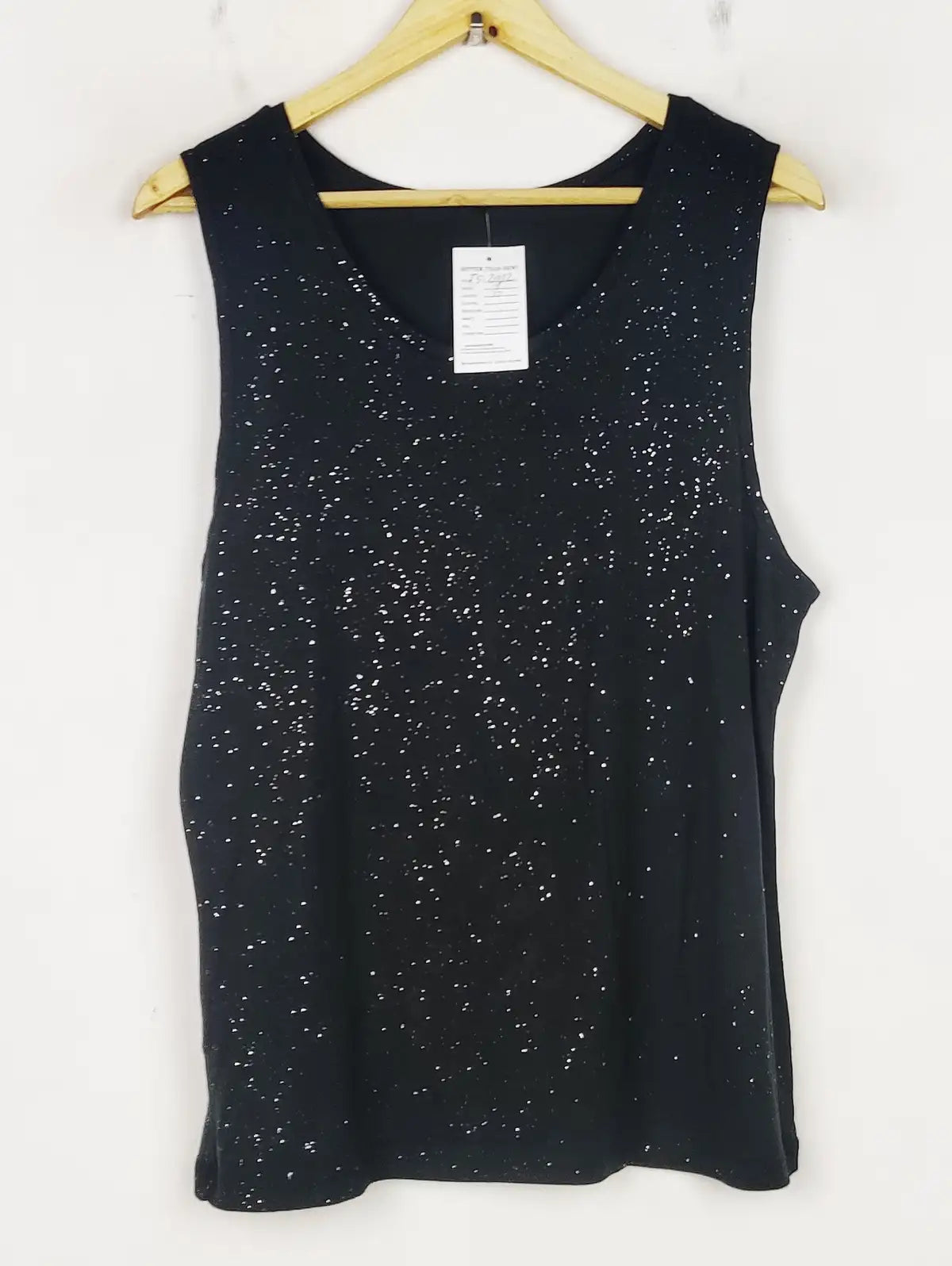 Buy online pre-used pre-loved 100% authentic & Original branded Unknown Brand (TS-2932) available in Pakistan. Top international brands avilable.