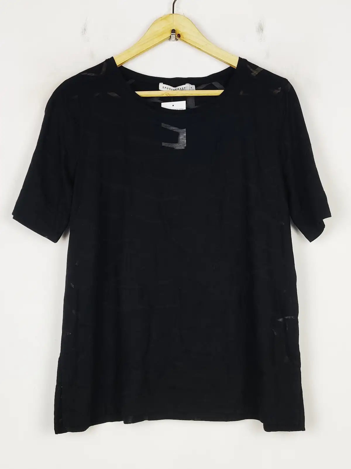 Buy online pre-used pre-loved 100% authentic & Original branded Sportscraft (TS-2980) available in Pakistan. Top international brands avilable.