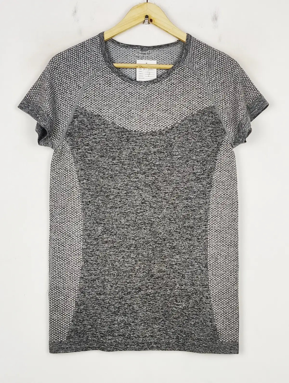 Buy online pre-used pre-loved 100% authentic & Original branded Workout (TS-3001) available in Pakistan. Top international brands avilable.