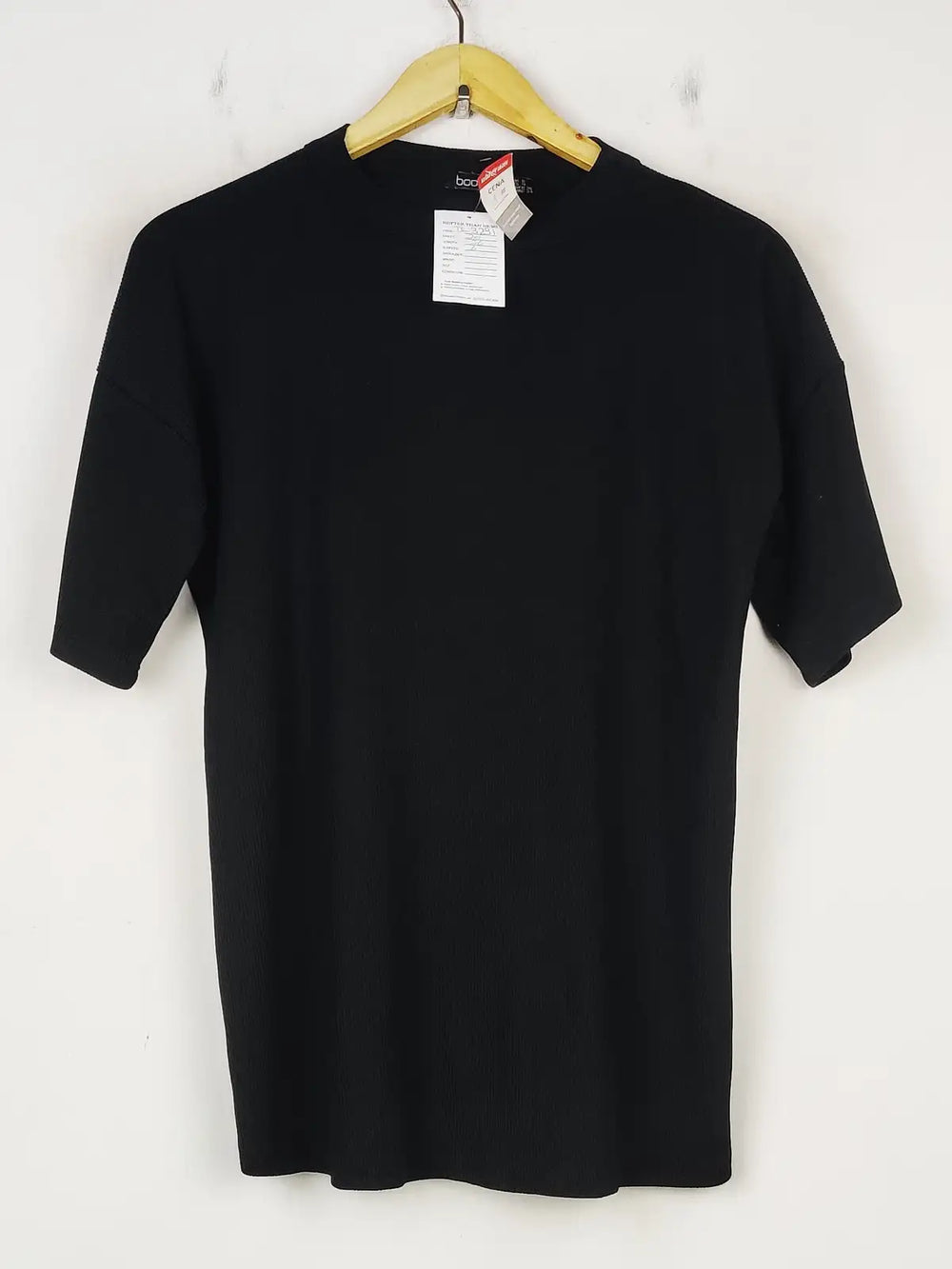 Buy online pre-used pre-loved 100% authentic & Original branded Boohoo (TS-3231) available in Pakistan. Top international brands avilable.