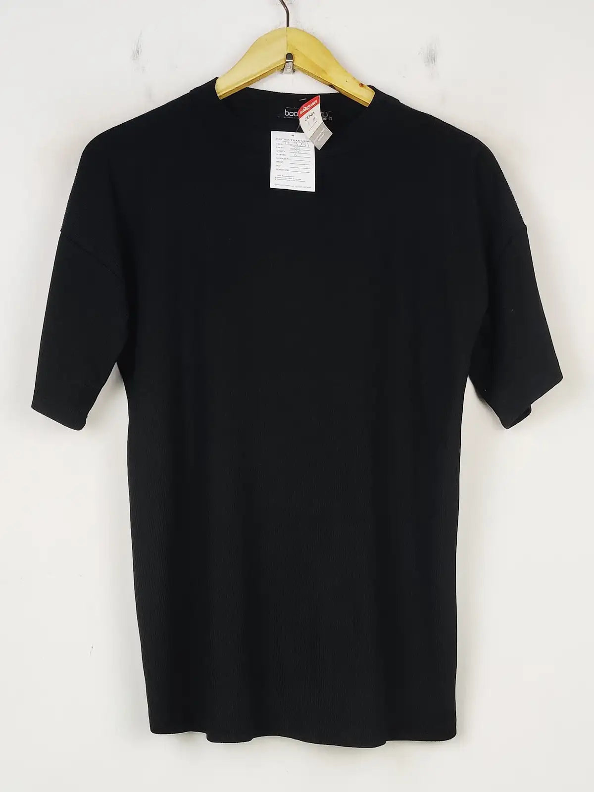 Buy online pre-used pre-loved 100% authentic & Original branded Boohoo (TS-3231) available in Pakistan. Top international brands avilable.