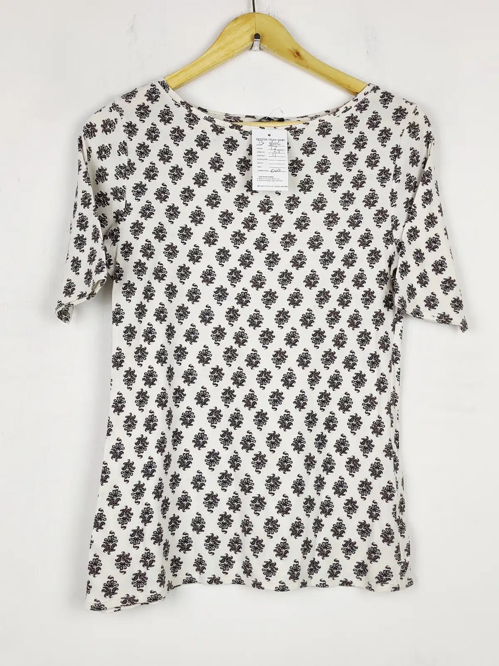 Buy online pre-used pre-loved 100% authentic & Original branded Marks & Spencers (TS-3606) available in Pakistan. Top international brands avilable.