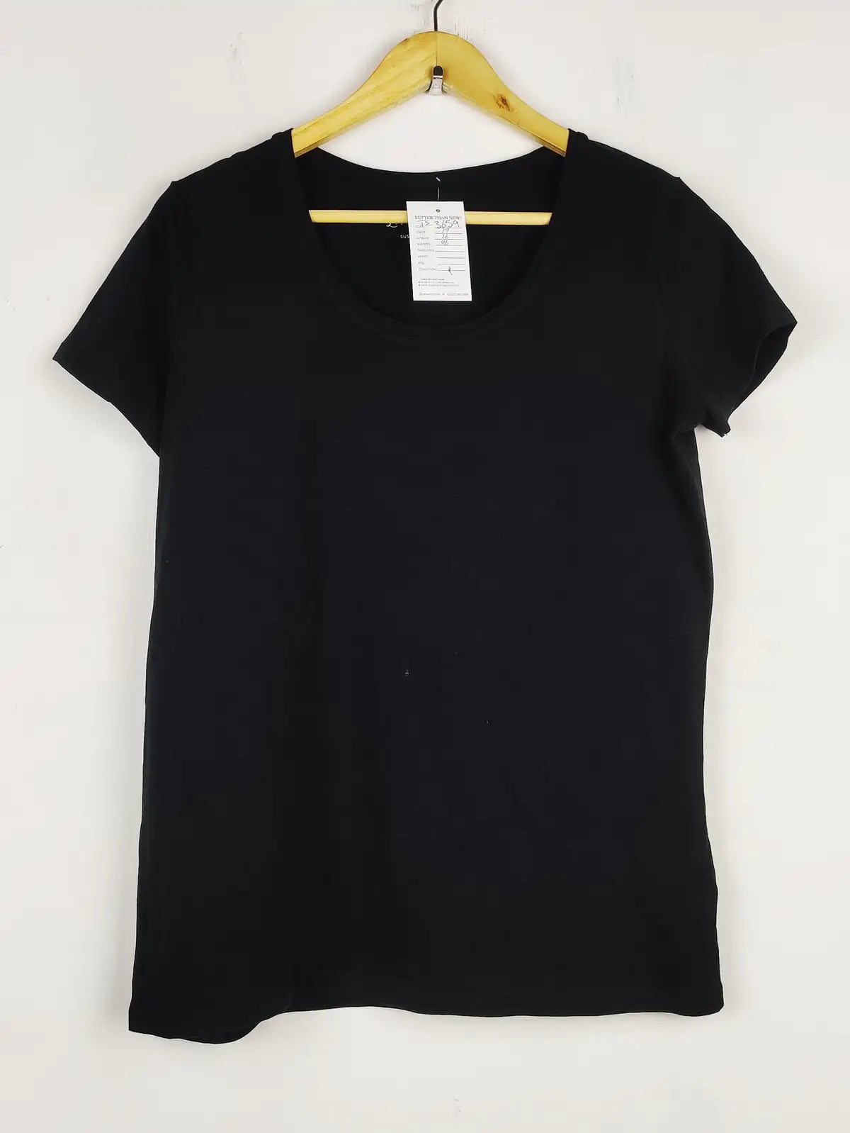 Buy online pre-used pre-loved 100% authentic & Original branded F&F (TS-3659) available in Pakistan. Top international brands avilable.