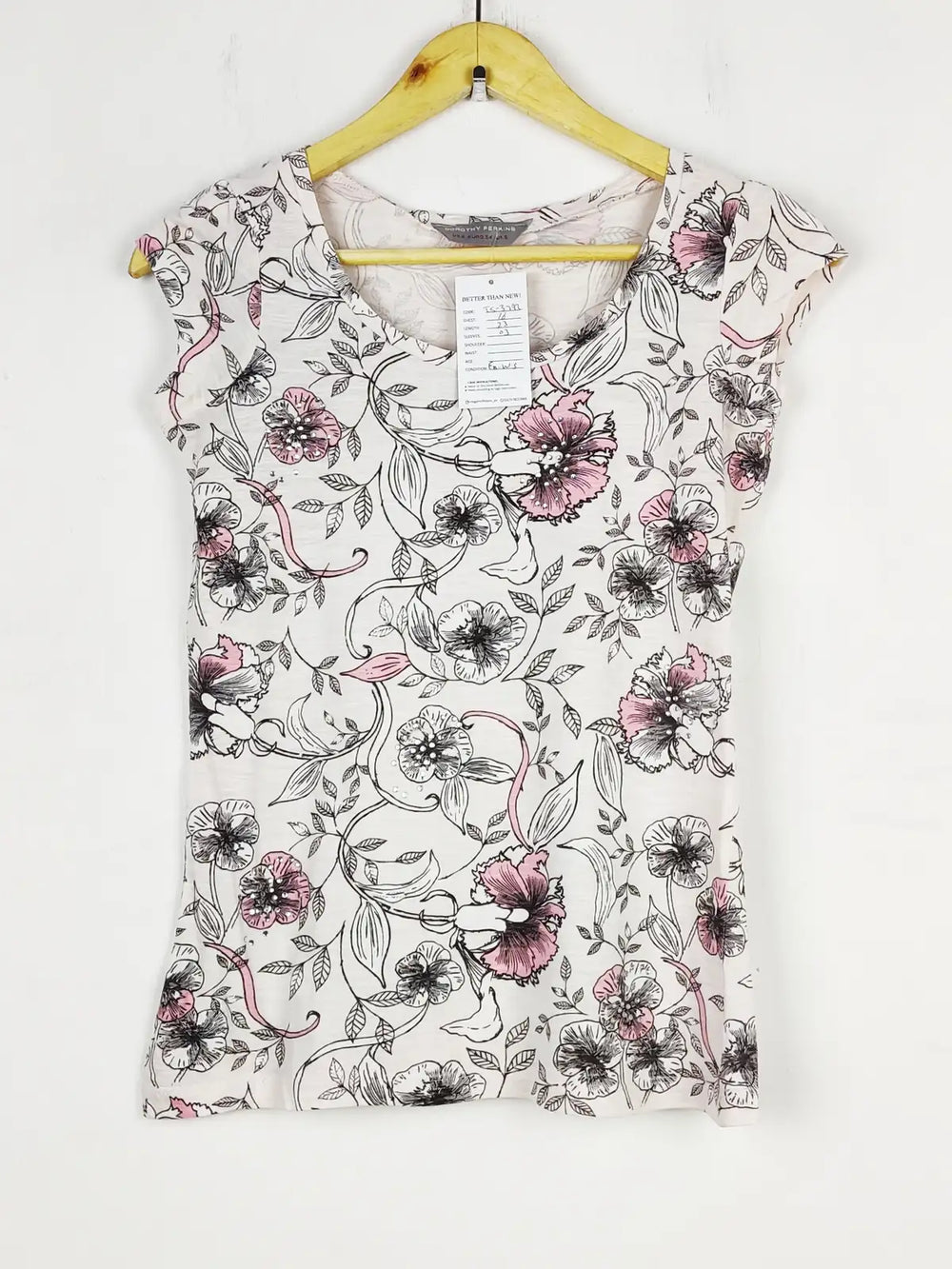 Buy online pre-used pre-loved 100% authentic & Original branded Dorothy Perkins (TS-3792) available in Pakistan. Top international brands avilable.