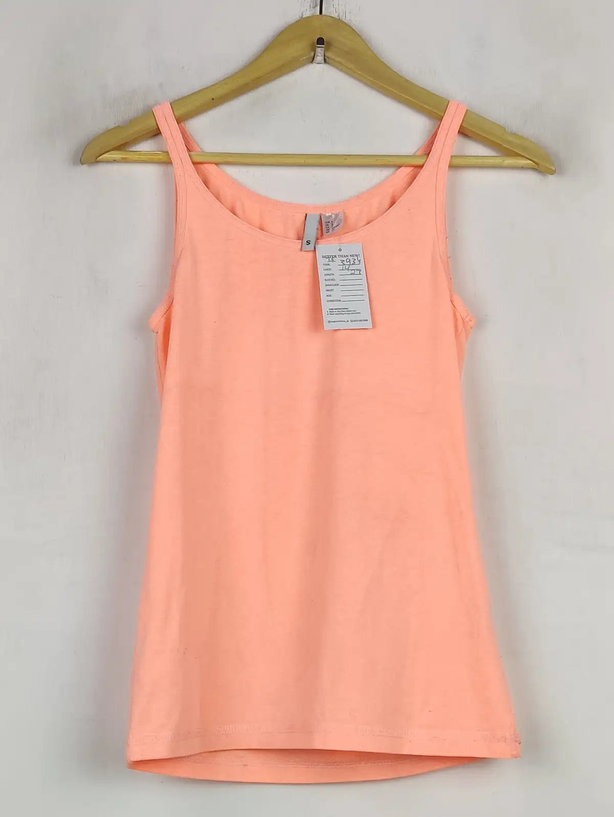 Buy online pre-used pre-loved 100% authentic & Original branded H&M (TS-3934) available in Pakistan. Top international brands avilable.