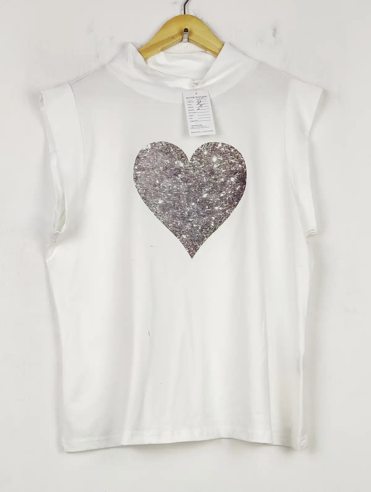 Buy online pre-used pre-loved 100% authentic & Original branded Unknown Brand (TS-3974) available in Pakistan. Top international brands avilable.