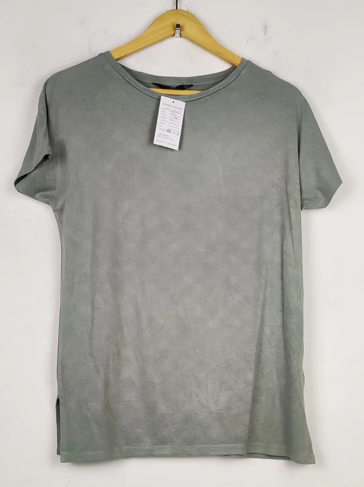 Buy online pre-used pre-loved 100% authentic & Original branded F&F (TS-4107) available in Pakistan. Top international brands avilable.