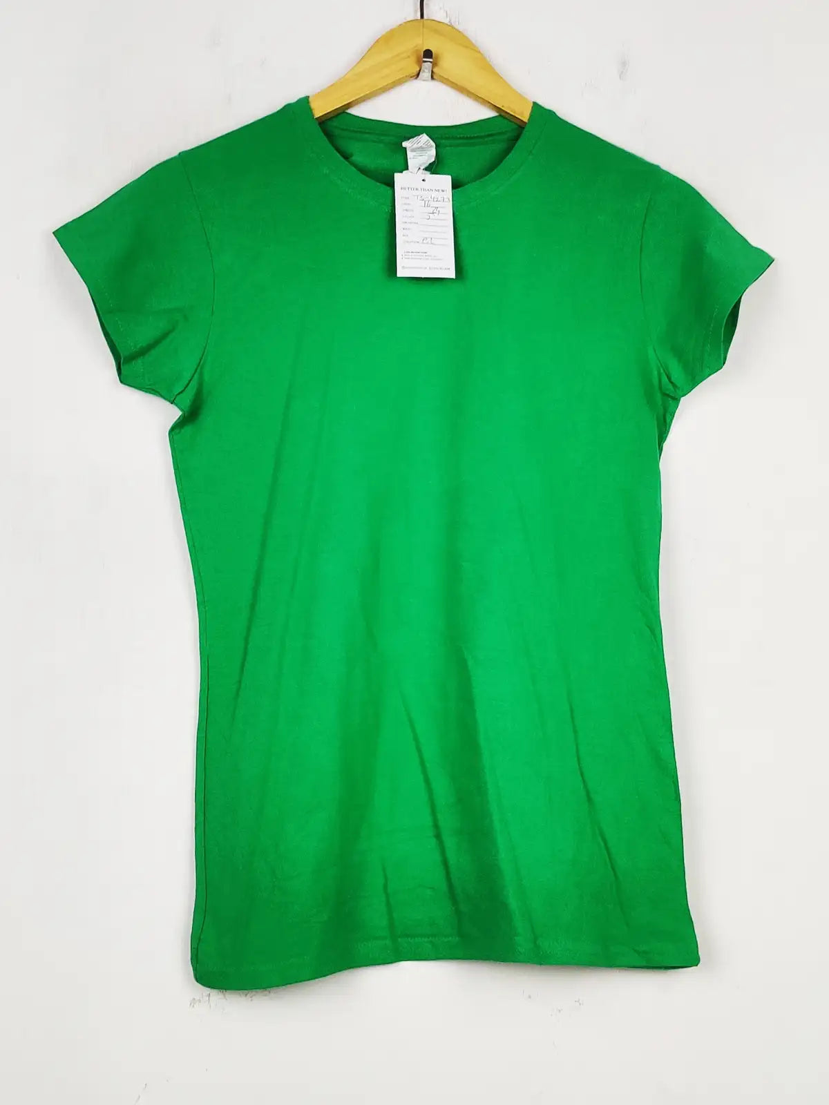 Buy online pre-used pre-loved 100% authentic & Original branded Gildan (TS-4273) available in Pakistan. Top international brands avilable.