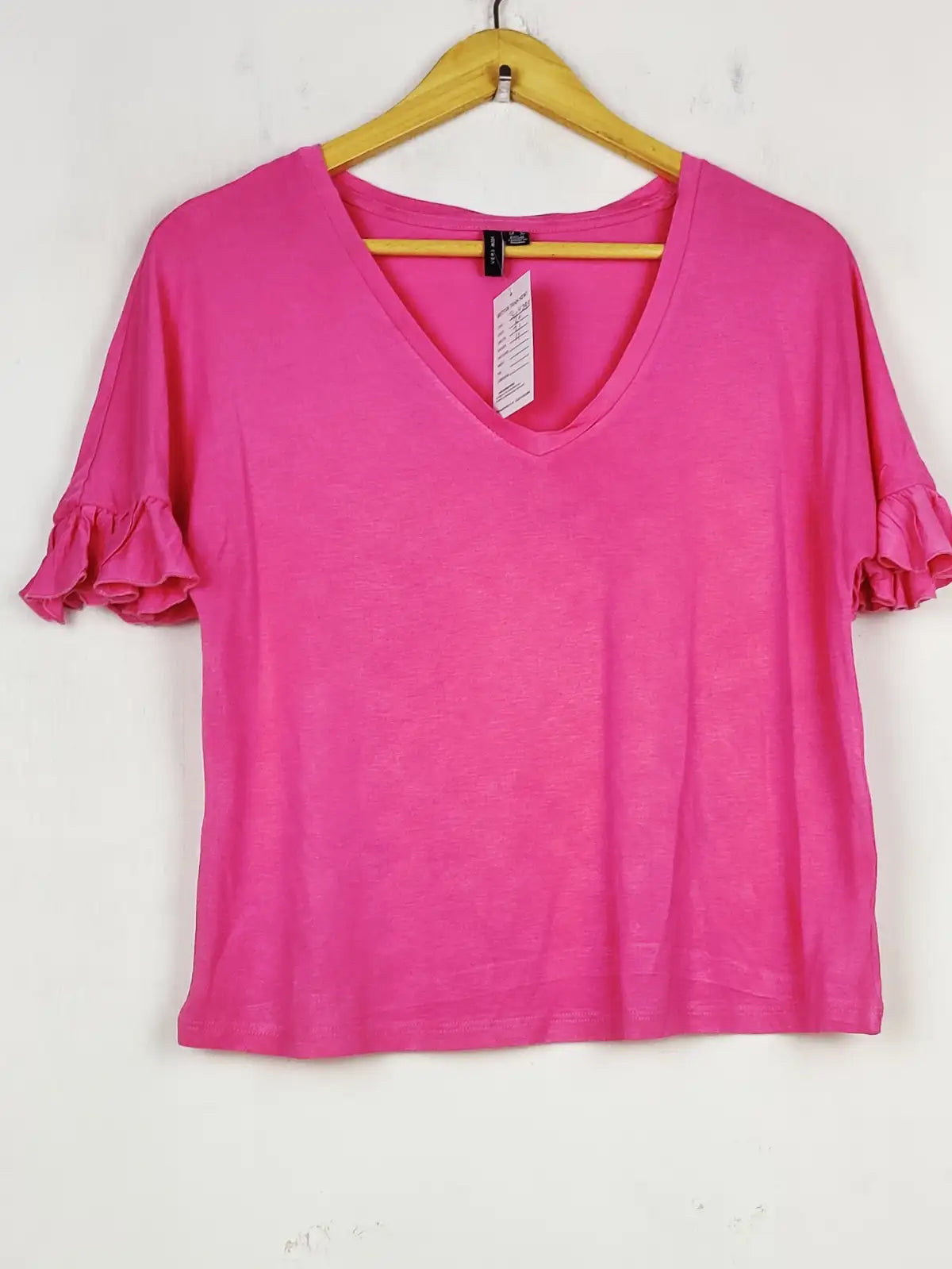 Buy online pre-used pre-loved 100% authentic & Original branded Vero Moda (TS-4293) available in Pakistan. Top international brands avilable.