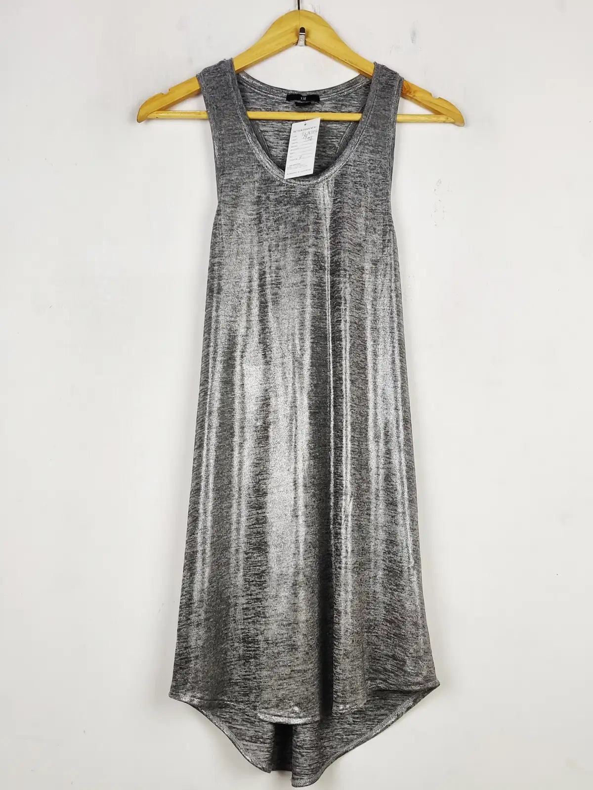 Buy online pre-used pre-loved 100% authentic & Original branded H&M (TS-4306) available in Pakistan. Top international brands avilable.