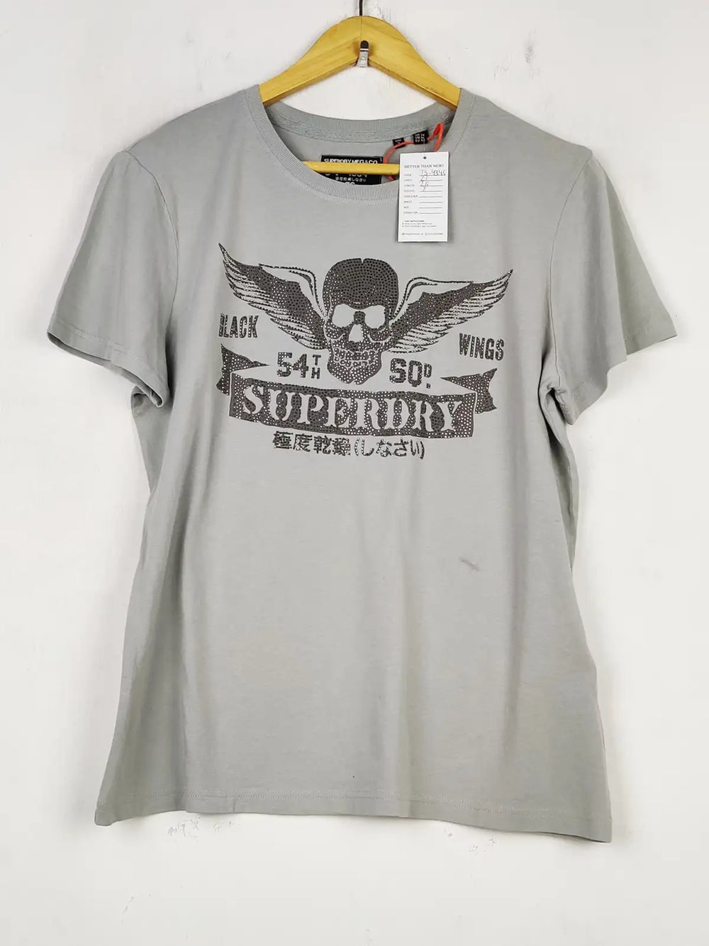 Buy online pre-used pre-loved 100% authentic & Original branded Superdry (TS-4345) available in Pakistan. Top international brands avilable.