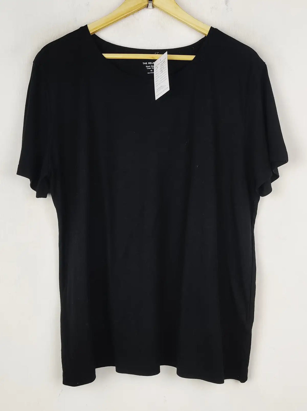 Buy online pre-used pre-loved 100% authentic & Original branded The Relaxed (TS-4400) available in Pakistan. Top international brands avilable.