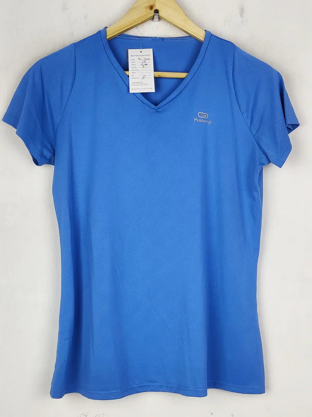 Buy online pre-used pre-loved 100% authentic & Original branded Decathlon (TS-4403) available in Pakistan. Top international brands avilable.