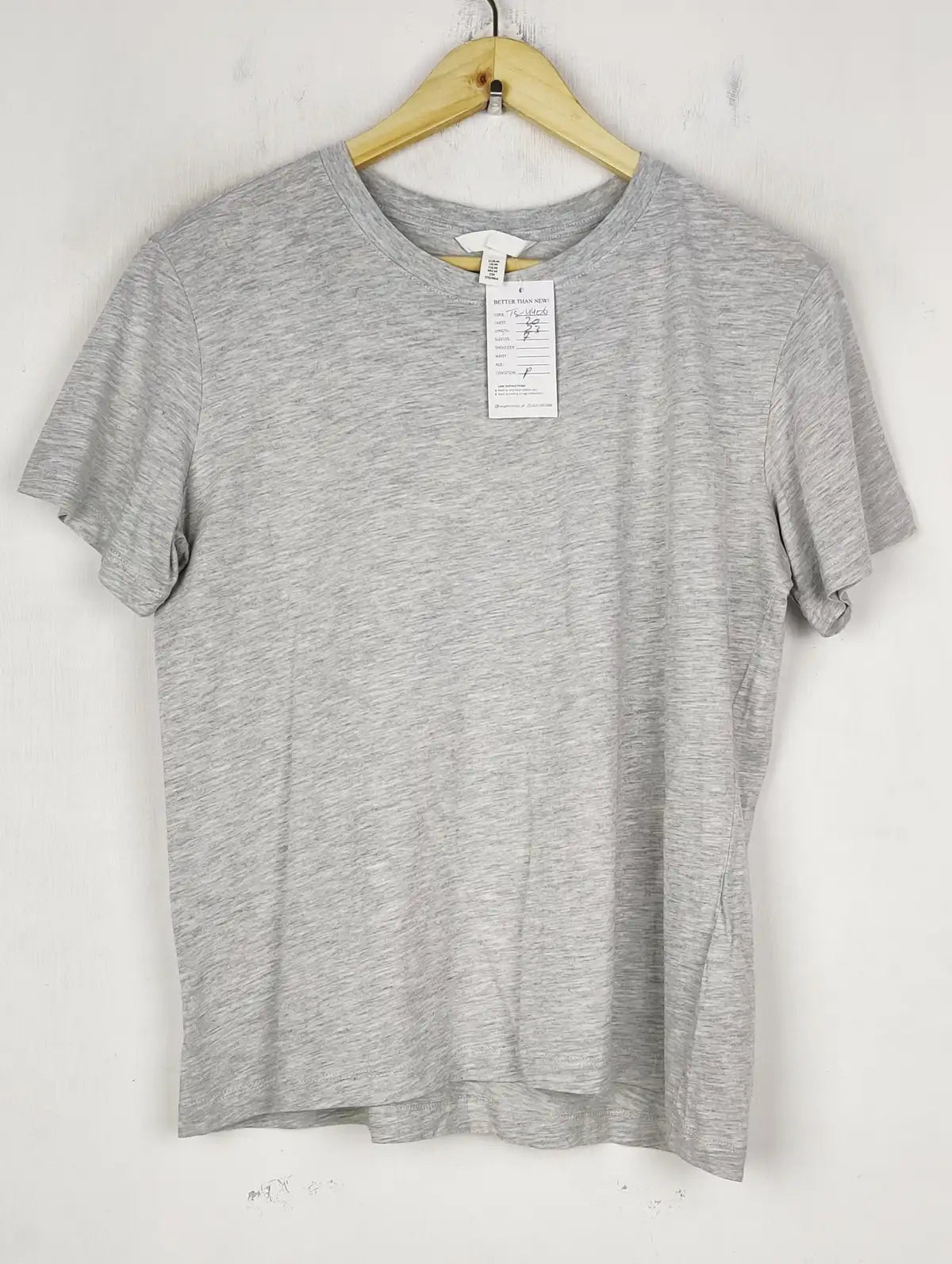 Buy online pre-used pre-loved 100% authentic & Original branded H&M (TS-4406) available in Pakistan. Top international brands avilable.