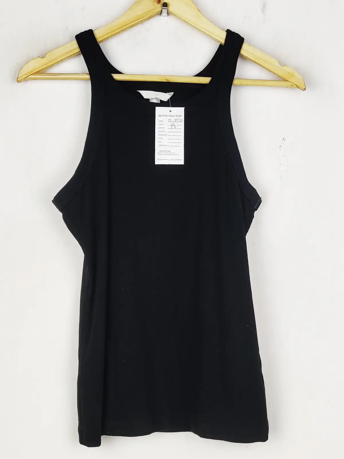 Buy online pre-used pre-loved 100% authentic & Original branded H&M (TS-4432) available in Pakistan. Top international brands avilable.