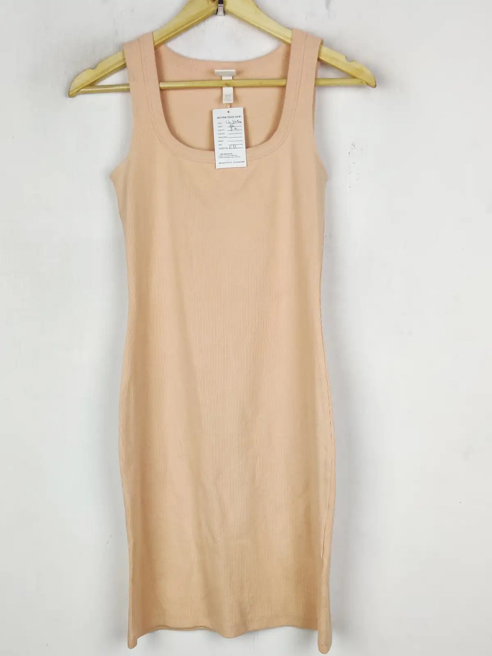 Buy online pre-used pre-loved 100% authentic & Original branded H&M (TS-4490) available in Pakistan. Top international brands avilable.