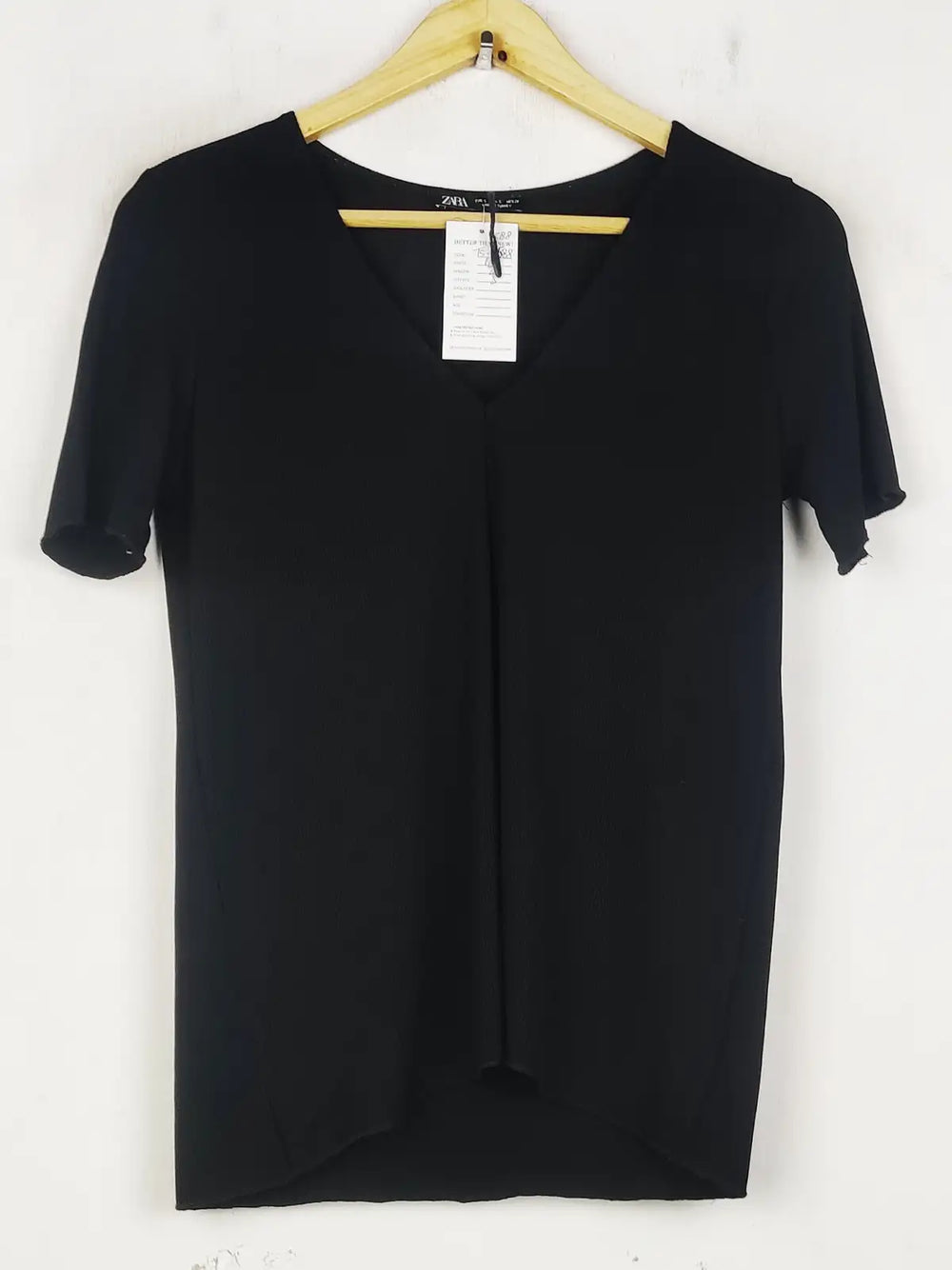 Buy online pre-used pre-loved 100% authentic & Original branded Zara (TS-4588) available in Pakistan. Top international brands avilable.
