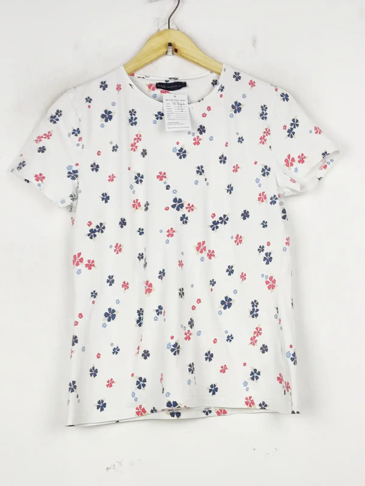 Buy online pre-used pre-loved 100% authentic & Original branded Marks & Spencer (TS-4667) available in Pakistan. Top international brands avilable.