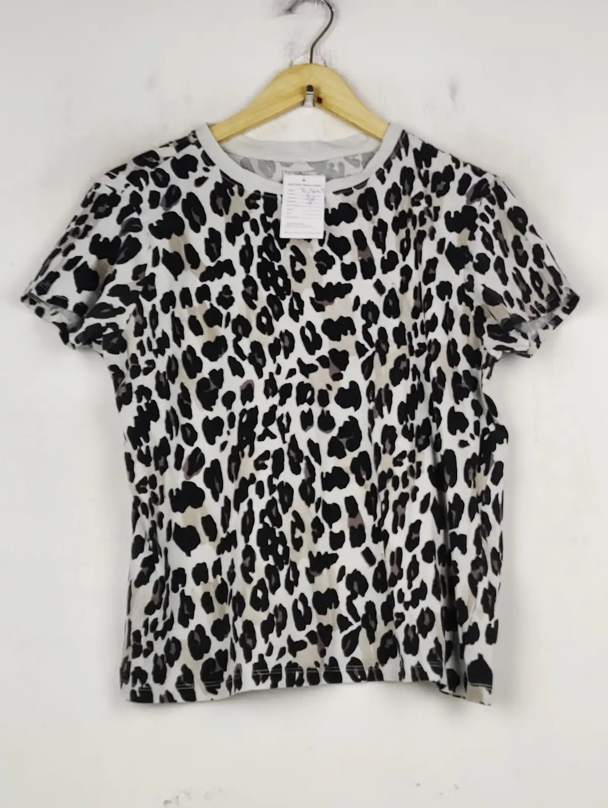 Buy online pre-used pre-loved 100% authentic & Original branded Primark (TS-4669) available in Pakistan. Top international brands avilable.