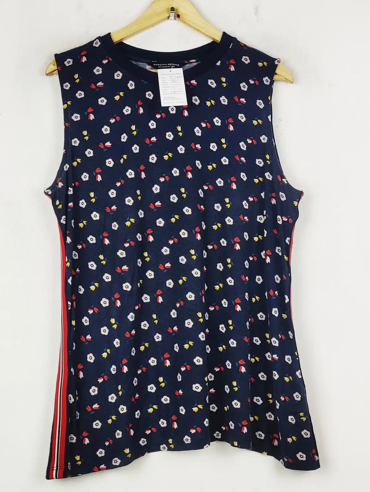 Buy online pre-used pre-loved 100% authentic & Original branded Dorothy Perkins (TS-4675) available in Pakistan. Top international brands avilable.