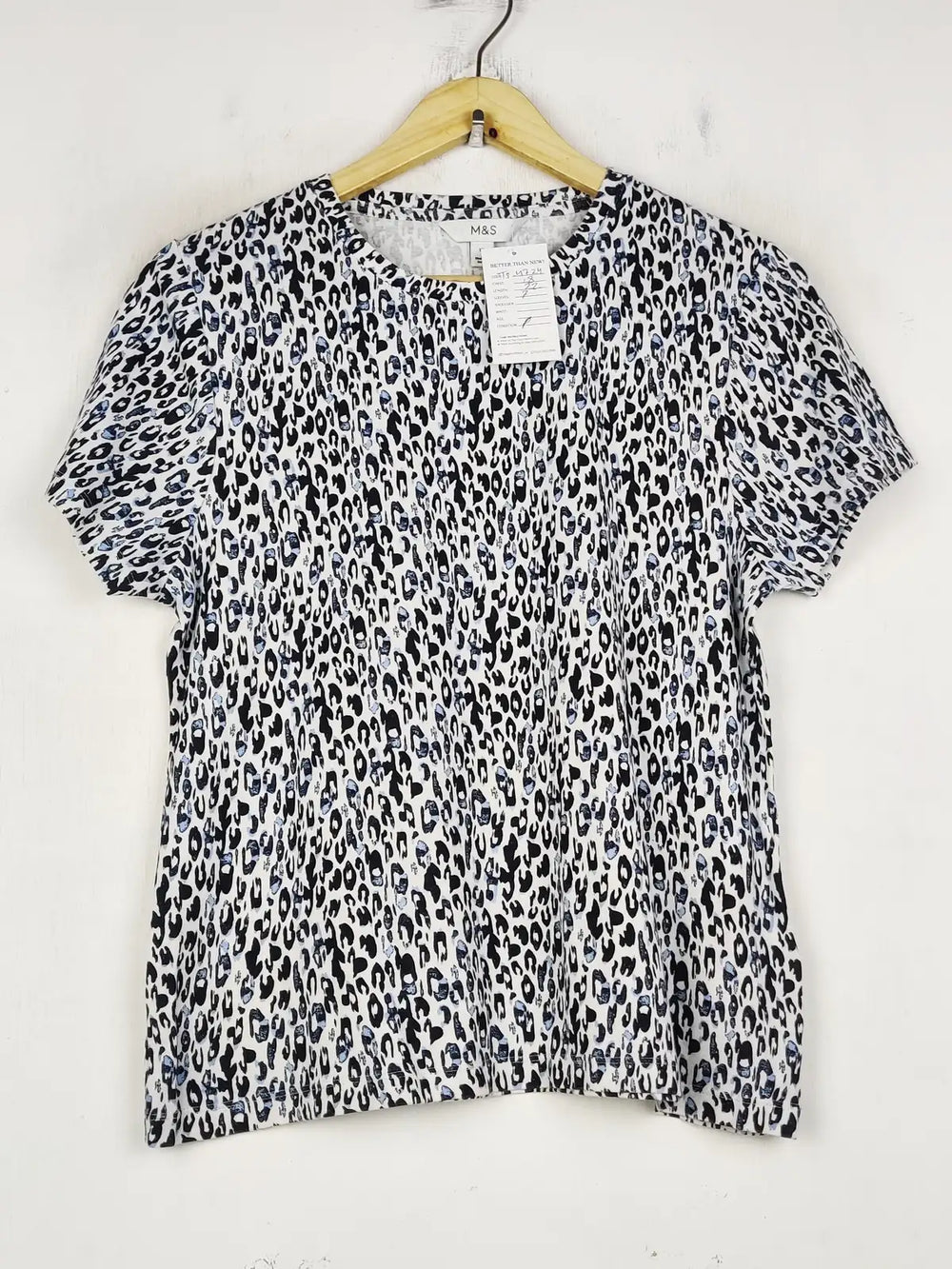 Buy online pre-used pre-loved 100% authentic & Original branded Marks & Spencer (TS-4724) available in Pakistan. Top international brands avilable.